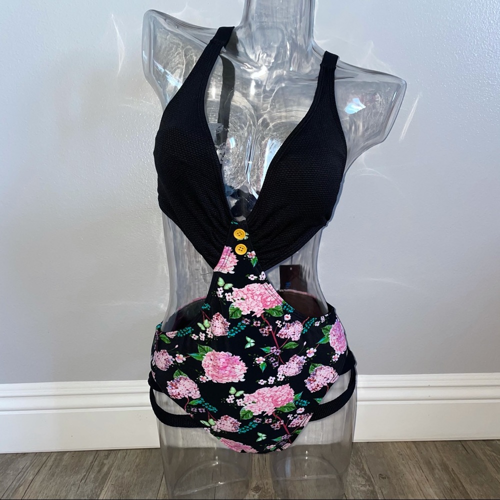 ONE PIECE SWIMSUIT